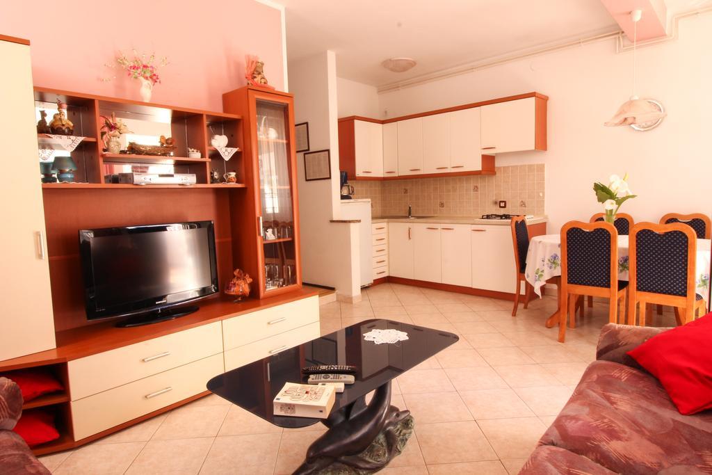 Apartments Sonja ロヴィニ エクステリア 写真