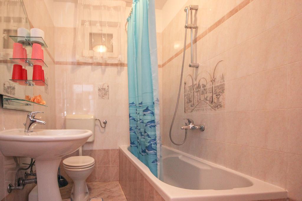 Apartments Sonja ロヴィニ エクステリア 写真