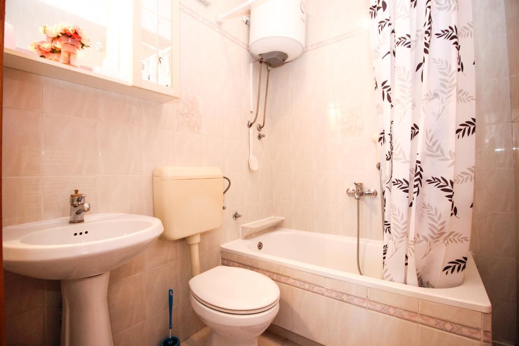 Apartments Sonja ロヴィニ エクステリア 写真
