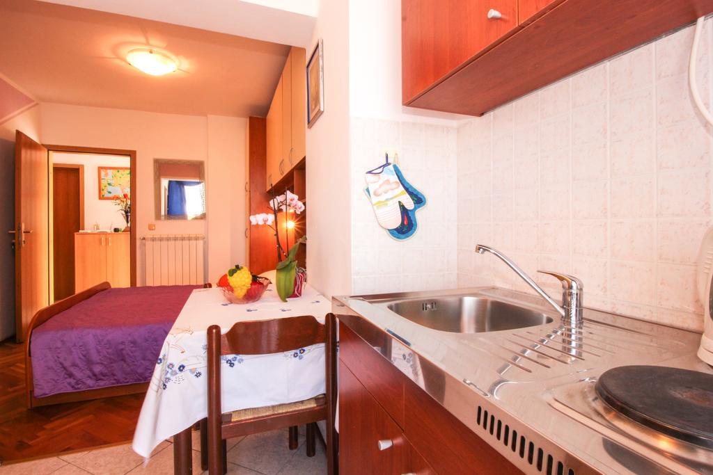 Apartments Sonja ロヴィニ エクステリア 写真