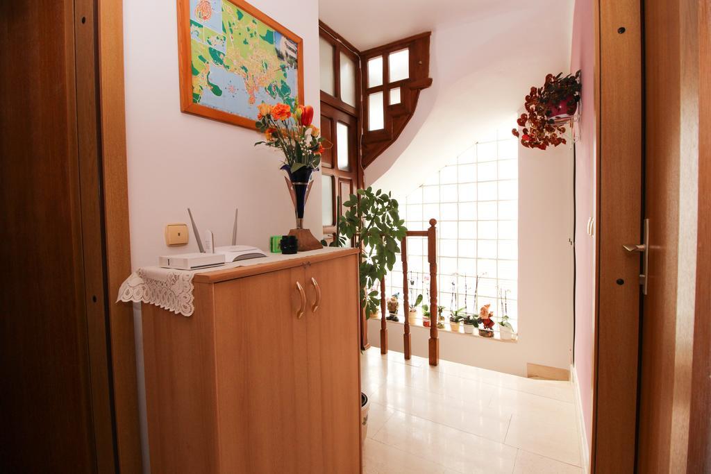 Apartments Sonja ロヴィニ エクステリア 写真