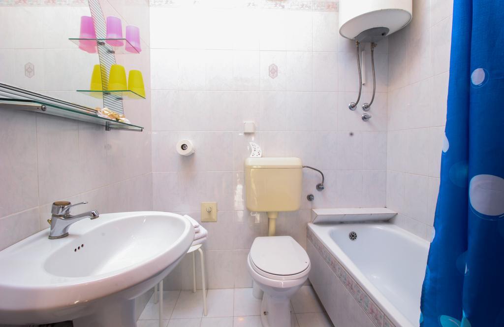 Apartments Sonja ロヴィニ エクステリア 写真